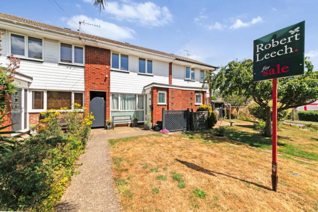 2 bed property, in Home Park, £400,000