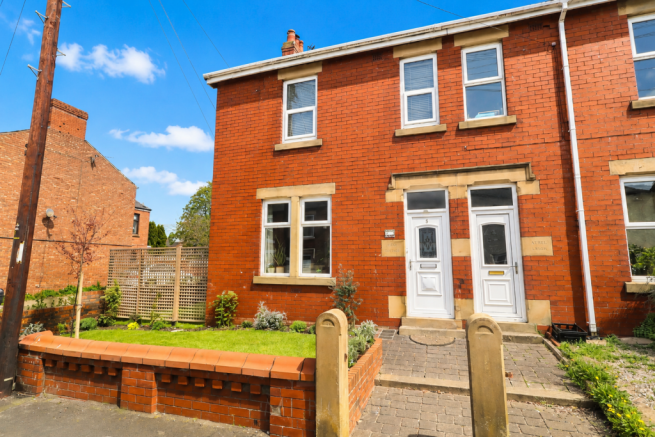 3 bed property, in Clitheroes Lane, £230,000