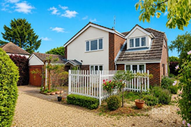 3 bed property, in North Hill, £825,000