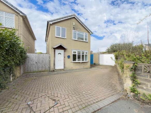 3 bed property, in John Nelson Close, £265,000