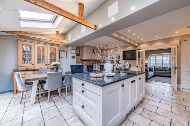 5 bed property, in St. Michaels Avenue, £1,250,000