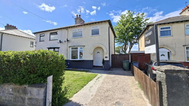 3 bed property, in Briscoe Drive, £230,000