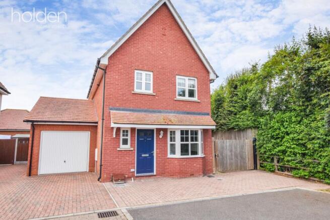 3 bed property, in Reminder Close, £450,000