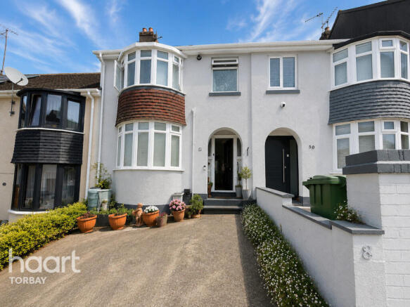 2 bed property, in Grange Road, £200,000