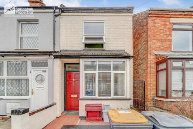 2 bed property, in Gratton Road, £255,000
