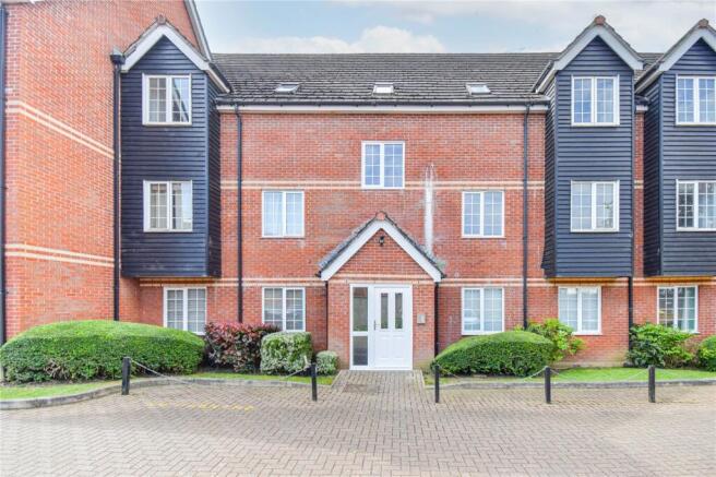 2 bed property, in Bartholomew Street, £170,000