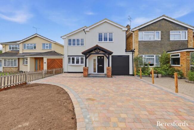 4 bed property, in The Vale, £825,000
