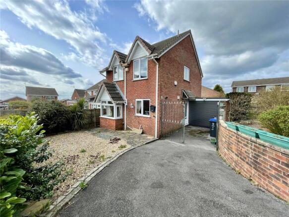 3 bed property, in Ashton Court, £220,000