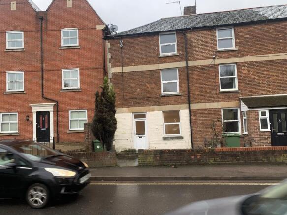2 bed property, in 73 Vineyard, £250,000