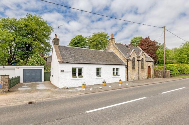 2 bed property, in Linden Lea, £320,000