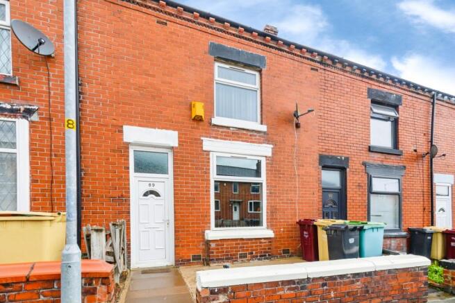 2 bed property, in Woodgate Street, £155,000