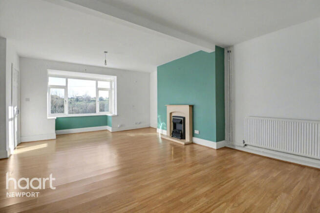 3 bed property, in Tregarn Road, £310,000
