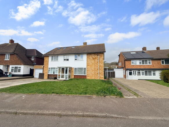 3 bed property, in Elmshurst Gardens, £385,000