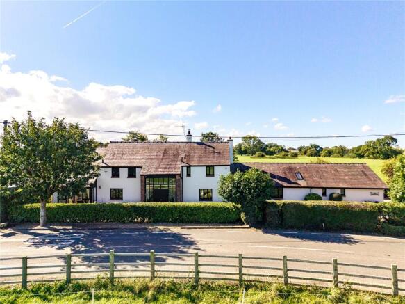4 bed property, in Moorside Lane, £975,000