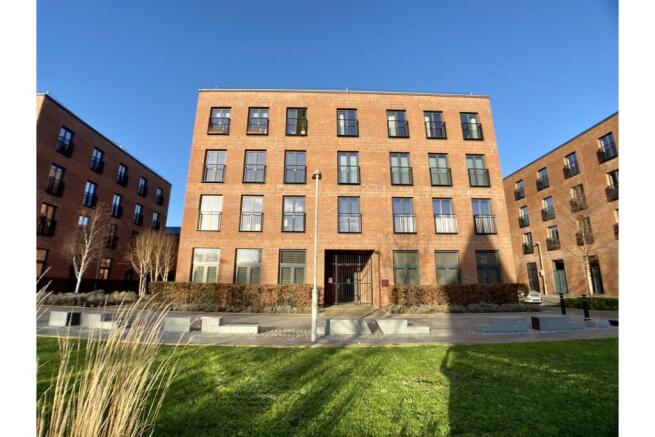 1 bed property, in 1 Friars Orchard, £115,000