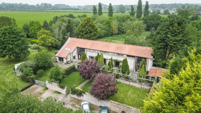 10 bed property, in Charming Multi-Home Estate Surrounded by Nature in Beachamwell, £1,000,000