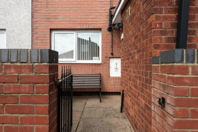 3 bed property, in West Parade, £107,000