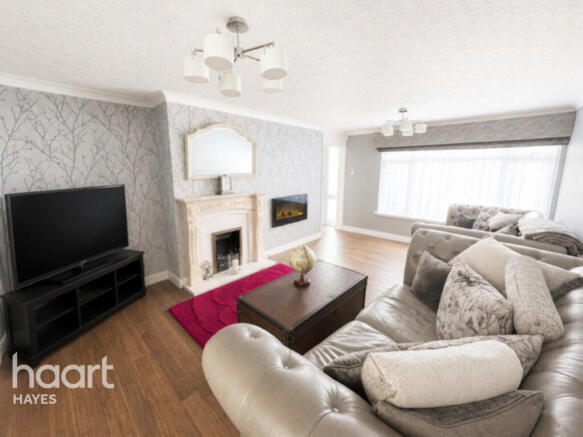 3 bed property, in Hayman Crescent, £510,000