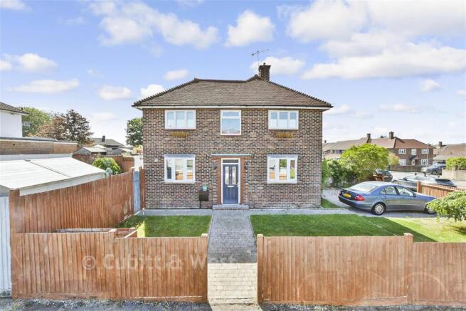 3 bed property, in Radstock Way, £525,000
