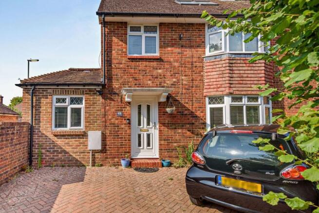 4 bed property, in Saxon Crescent, £575,000