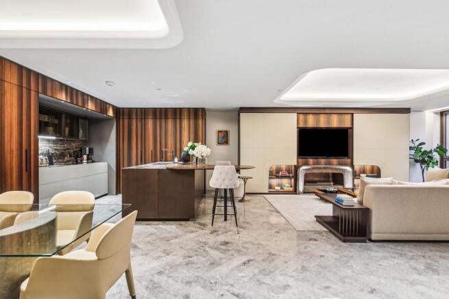 3 bed property, in Stanhope Gate, £6,500,000