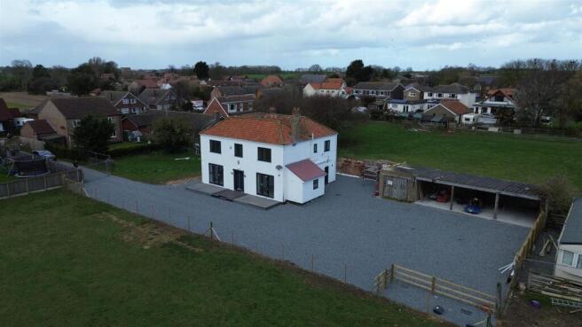 4 bed property, in Humber Lane, £595,000