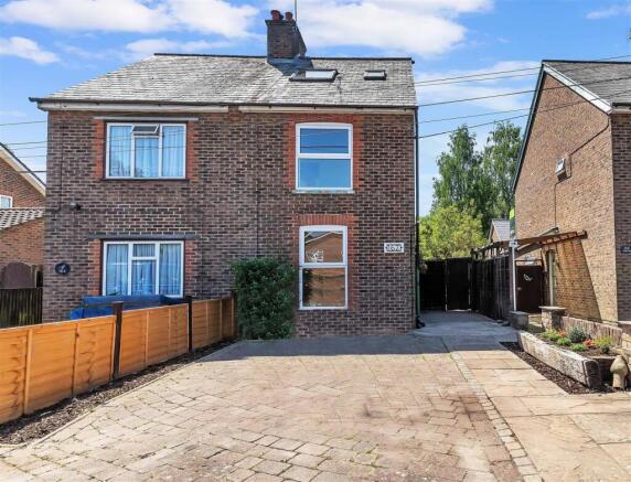 3 bed property, in Woodfield Road, £450,000