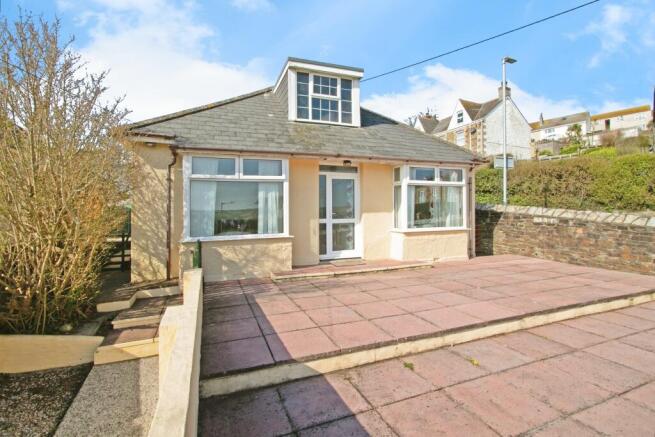 3 bed property, in Lower Hillcrest, £300,000