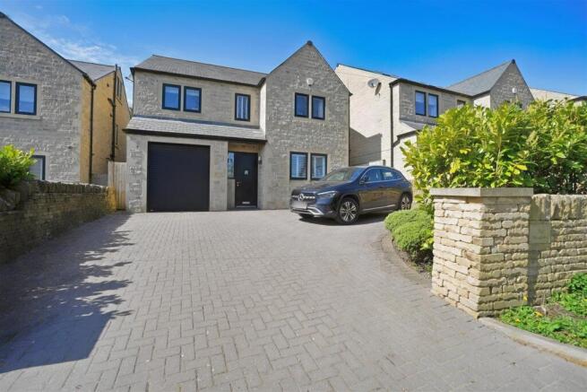 4 bed property, in Moorbottom Lane, £640,000