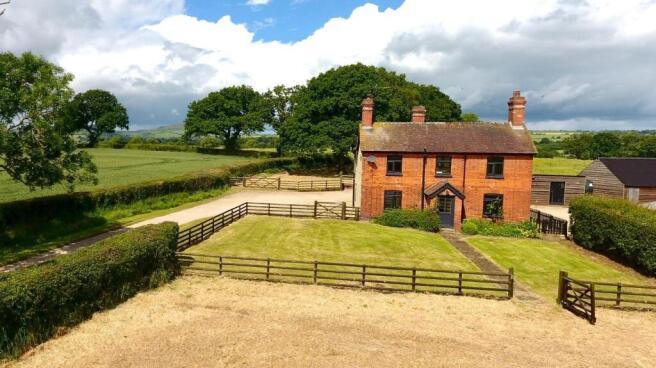 3 bed property, in Longville, £695,000