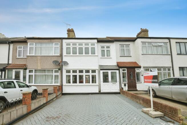 3 bed property, in Eaton Drive, £450,000