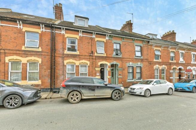 7 bed property, in St. Pauls Road, £530,000