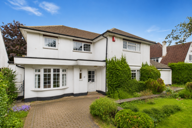 6 bed property, in Booth Lane North, £595,000