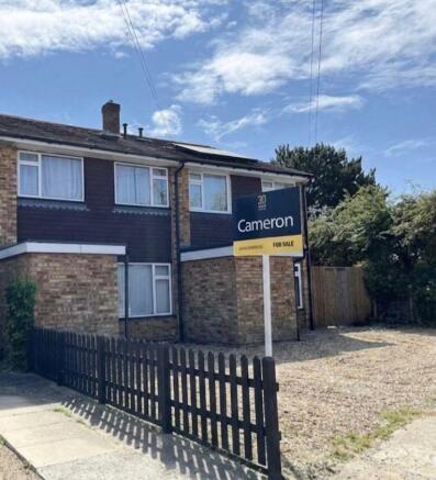 3 bed property, in Salt Hill Close, £445,000