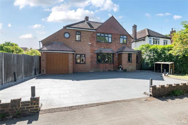 5 bed property, in Horsell, £1,100,000