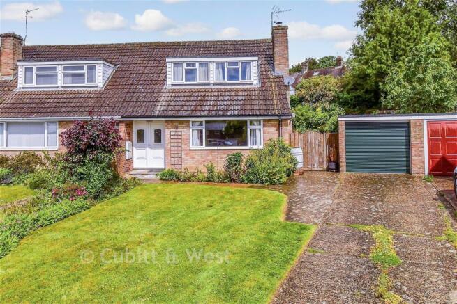 3 bed property, in Olives Meadow, £425,000