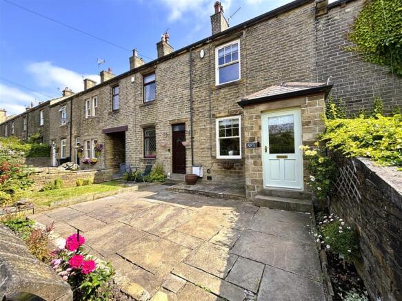 3 bed property, in Wood View, £280,000