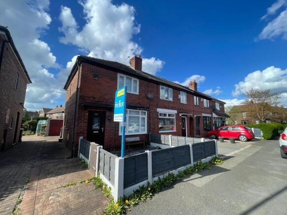 2 bed property, in Clough Road, £115,000
