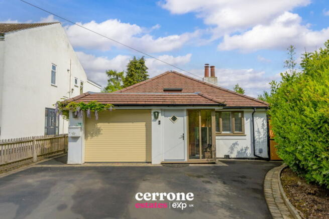 2 bed property, in Warren Lane, £450,000