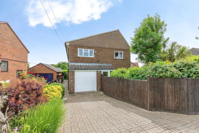 5 bed property, in Chattenden Lane, £730,000