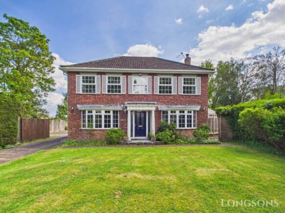 5 bed property, in Norwich Road, £800,000
