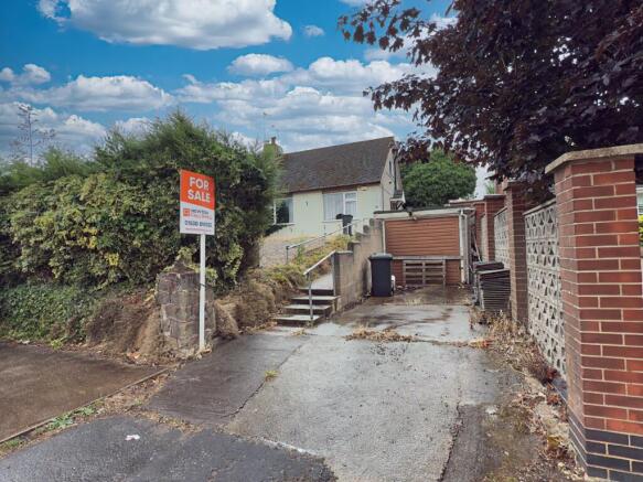 2 bed property, in Talbot Street, £190,000