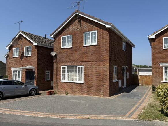 3 bed property, in Winwick Road, £275,000