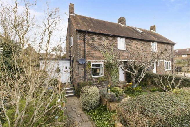 2 bed property, in Dacre Road, £265,000
