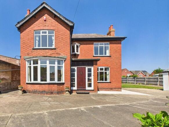 3 bed property, in Hands Road, £450,000
