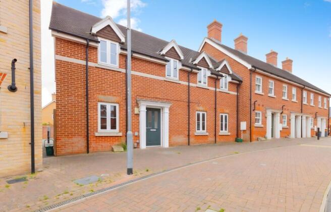 2 bed property, in Colonel Way, £230,000