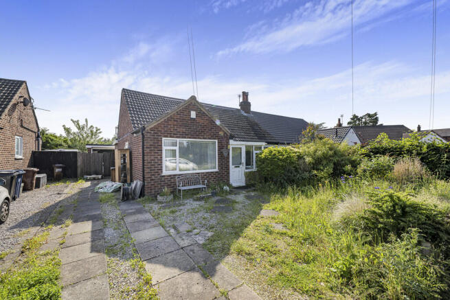3 bed property, in Moorfield, £200,000