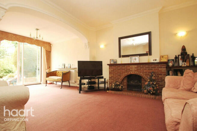 3 bed property, in Brownspring Drive, £675,000