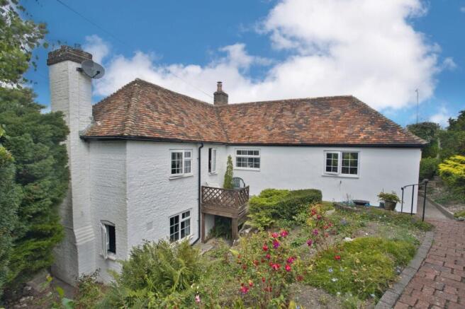 2 bed property, in Napchester Road, £350,000
