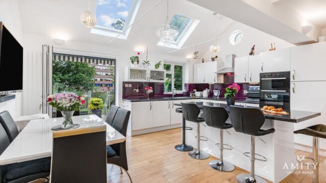 6 bed property, in College Hill, £650,000